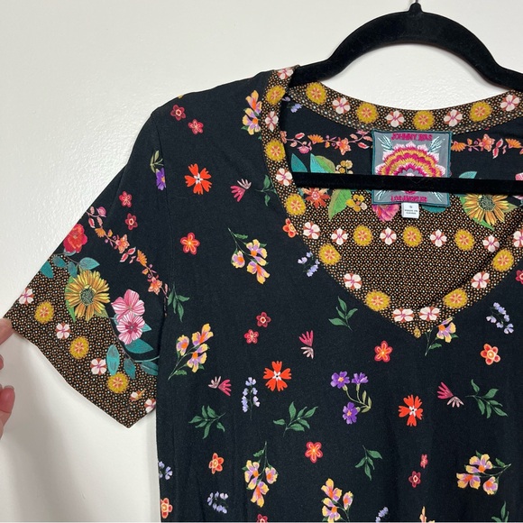 Johnny Was Janie Favorite Short Sleeve V Neck Swing Tee Small Floral Colorful - Picture 2 of 8